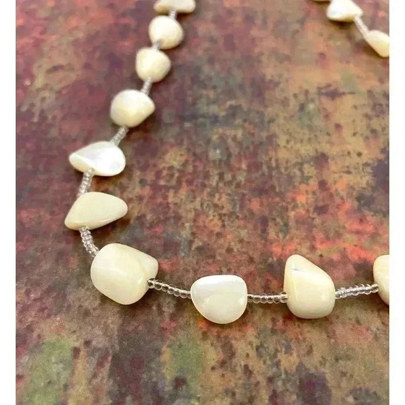 VTG Mother of Pearl Chunky Nugget Shell Beige Natural Seed Bead Necklace 44" - Picture 9 of 15